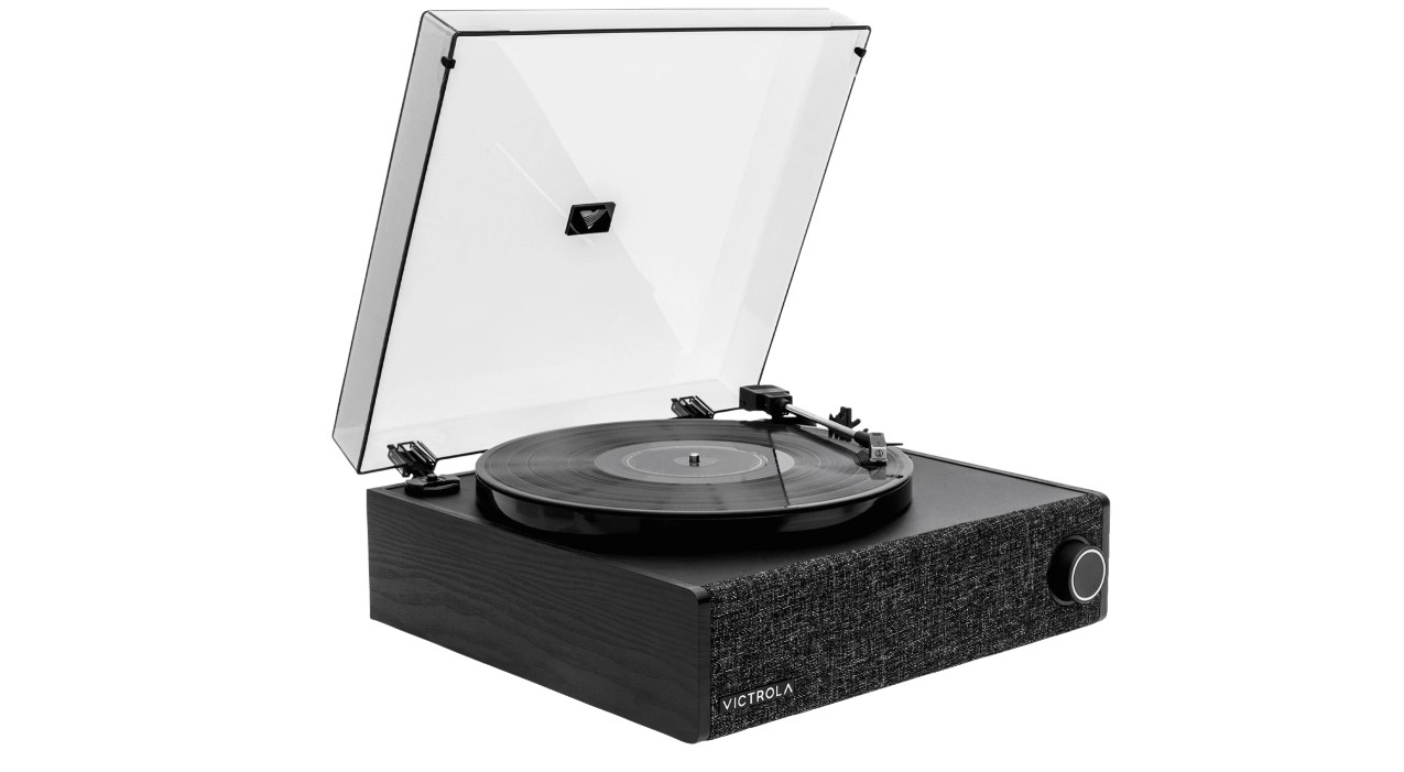 Victrola Eastwood LP VTA-78 walnoot – Platenspeler