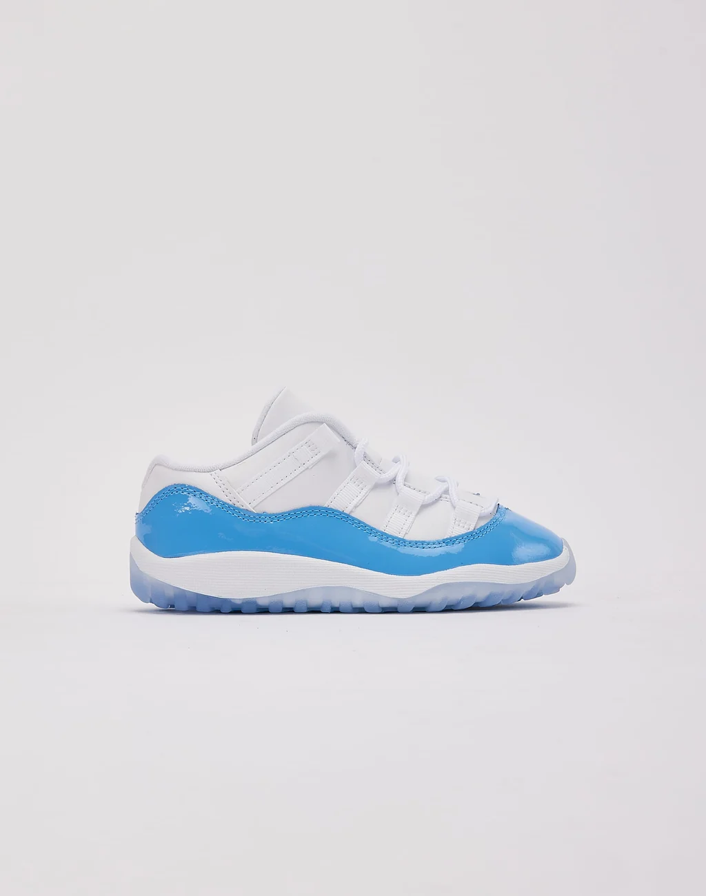 Jordan 11 Retro Low "University Blue"