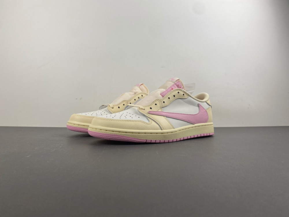 Jordan 1 Retro Low OG SP Travis Scott Shy Pink