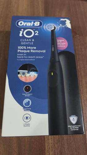 Oral-B iO2 Black Toothbrush + Travel Case