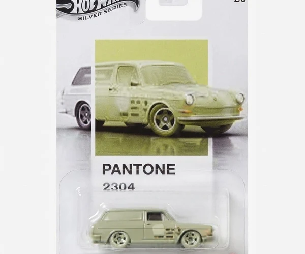 Hot Wheels Silver Series Pantone 2304 Custom '69 Volkswagen Squareback 2/8