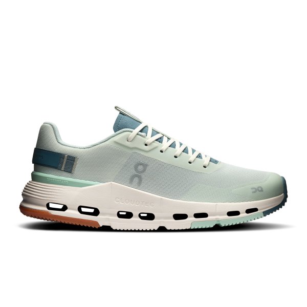 On Sneakers CLOUDNOVA FORM 2 in wit / lichtpaars / lichtoranje