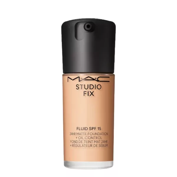 Studio Fix Fluid SPF 15 24hr Matte Foundation + Oil Control